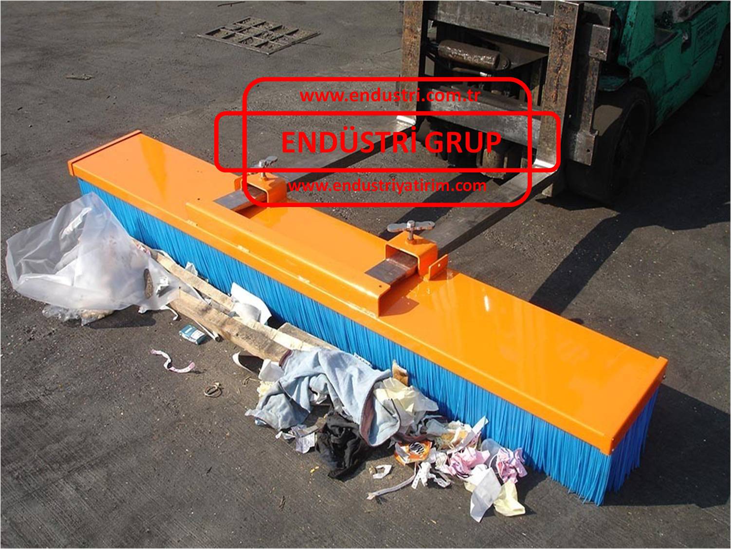 forklift-traktor-telehandler-transpalet-catali-supurge-atasmani-endustriyel-hidrolik-motorlu-doner-fabrika-yol-ahir-bahce-talas-hurda-cakil-tas-kaya-kum-cop-toz-supurme-fircasi